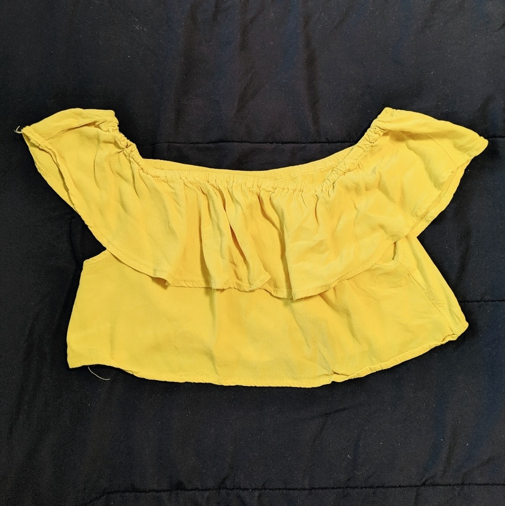 OFF THE SHOULDER TOP